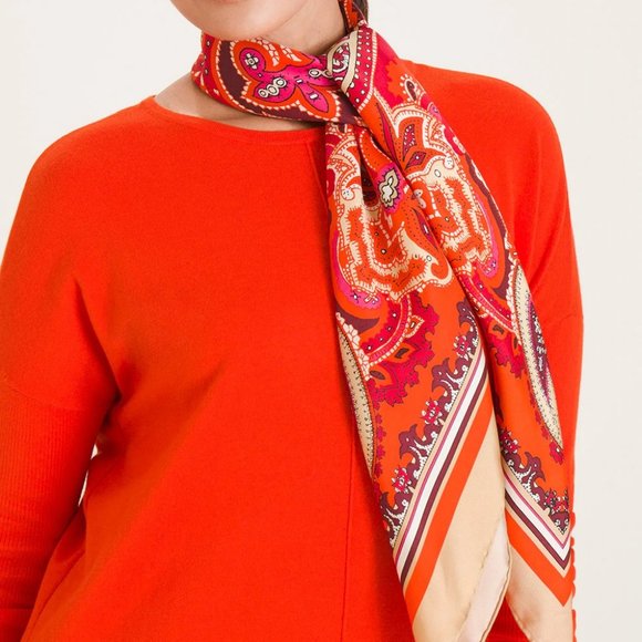 Chico's 💖 LARGE, 100% SILK💖 OVERSIZED HAND ROLLED PAISLEY-PRINT SCARF - Picture 3 of 5